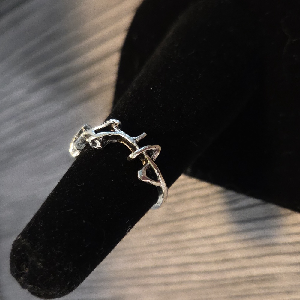 Barbed Wire Ring - Picture 2 of 3
